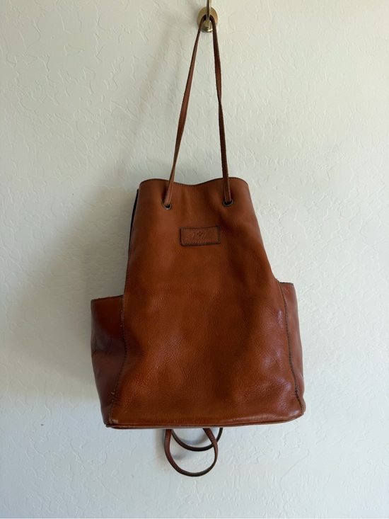 Patricia Nash Handbags - Patricia Nash] British Tan Leather Convertible Backpack Bucket Bag Purse